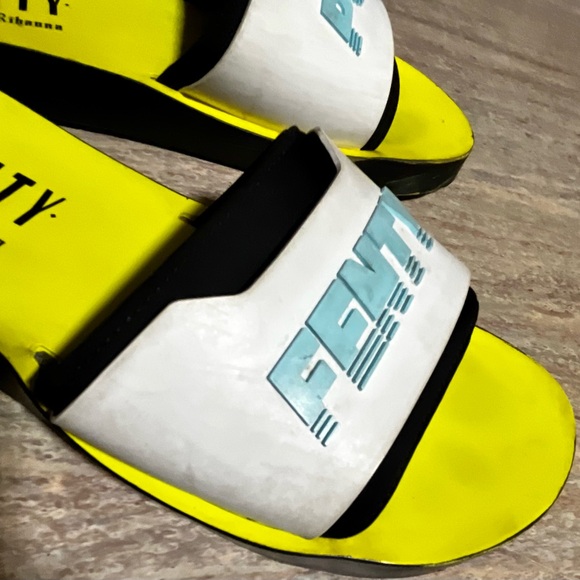 Fenty Puma by Rihanna surf slides - Picture 8 of 15